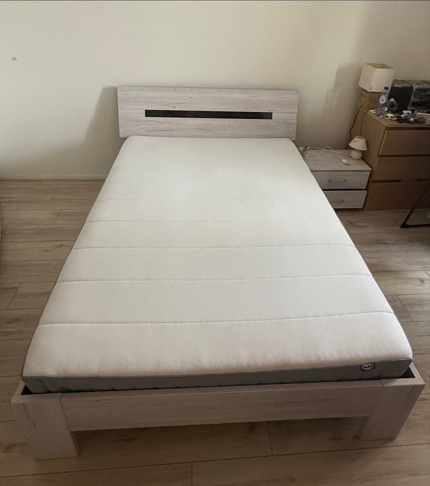 Bed/ledikant 140x200 met lattenbodems en IKEA matras, Huis en Inrichting, Slaapkamer | Bedden, Ophalen, Gebruikt, Wit, Tweepersoons