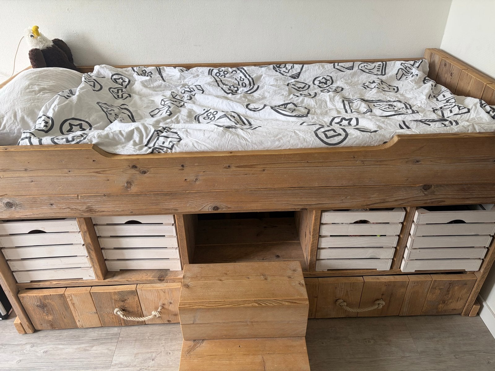 GRATiS Stevig houten kinderbed met opbergruimte en trapje, Ophalen, Gebruikt, 90 cm, Eenpersoons