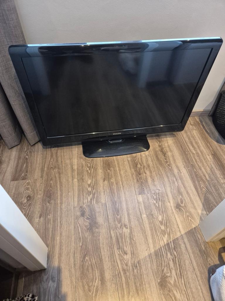 Philips LCD TV 42 inch ( 107 cm ), Audio, Tv en Foto, Televisies, Ophalen, Philips, Gebruikt, 50 Hz