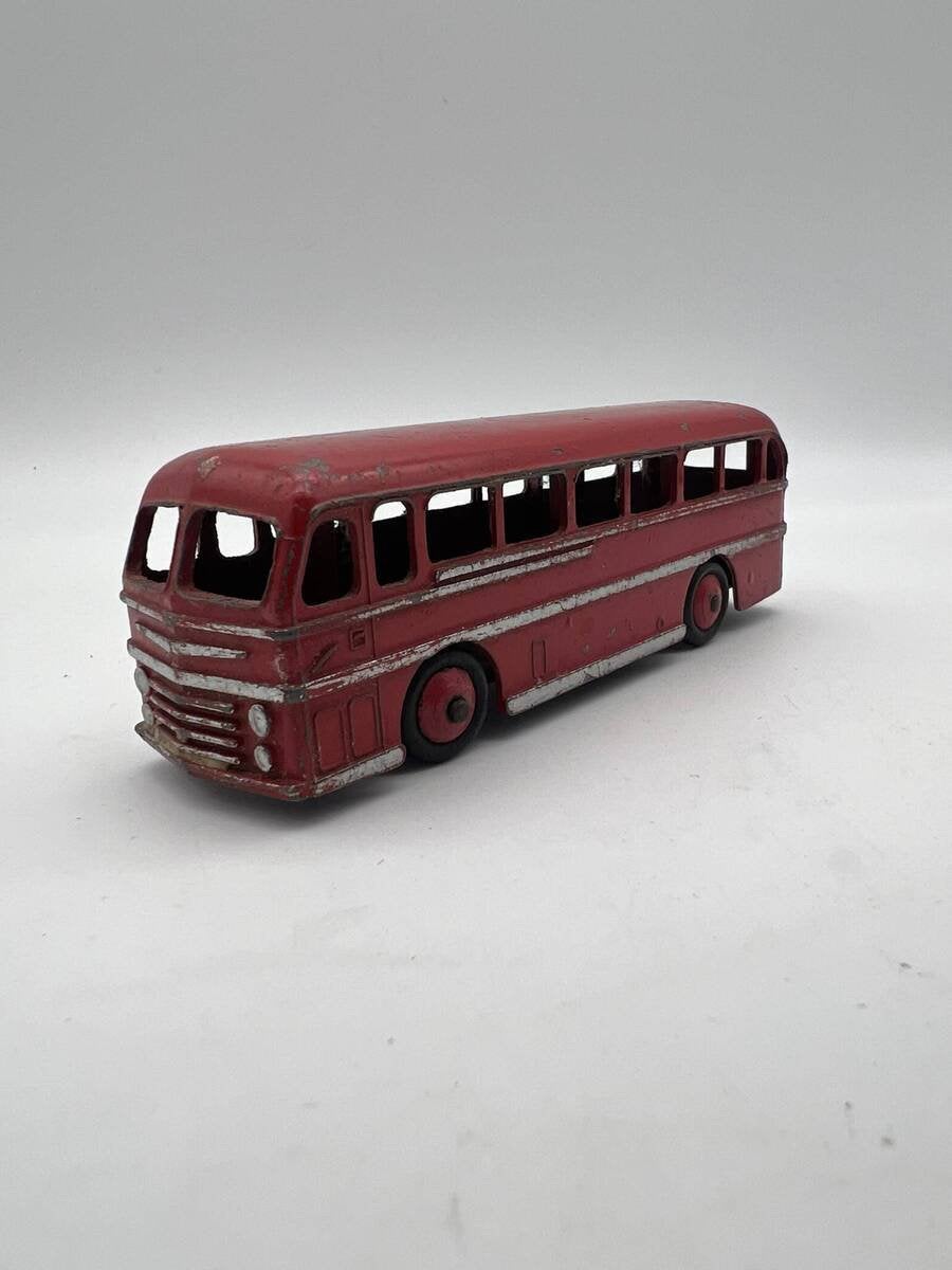 Kavel 110 - Dinky Toys 282 – Duple Roadmaster Coachp, Ophalen of Verzenden