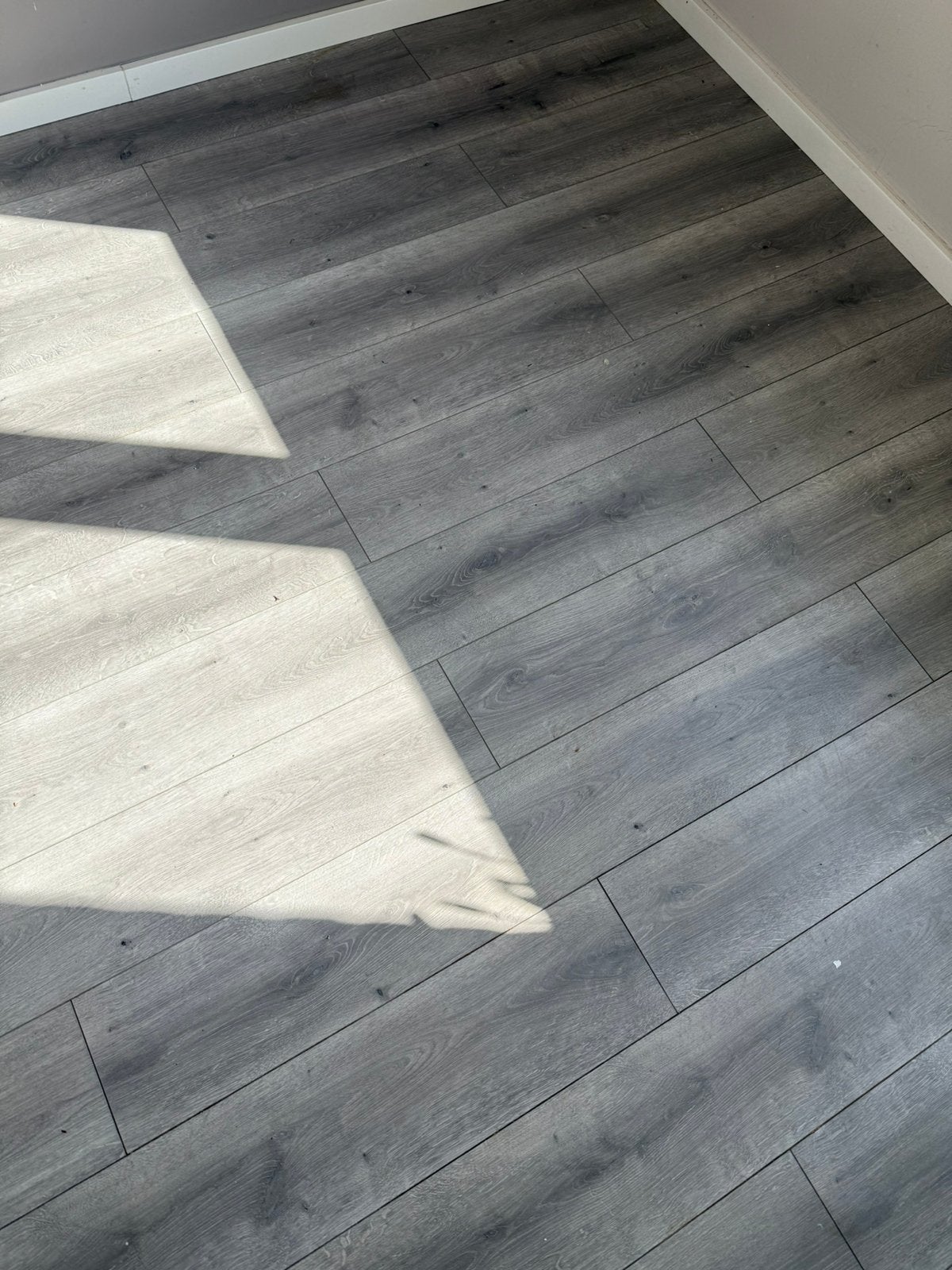 Laminaat grijs, Ophalen, Zo goed als nieuw, Grijs, 10 tot 25 m²