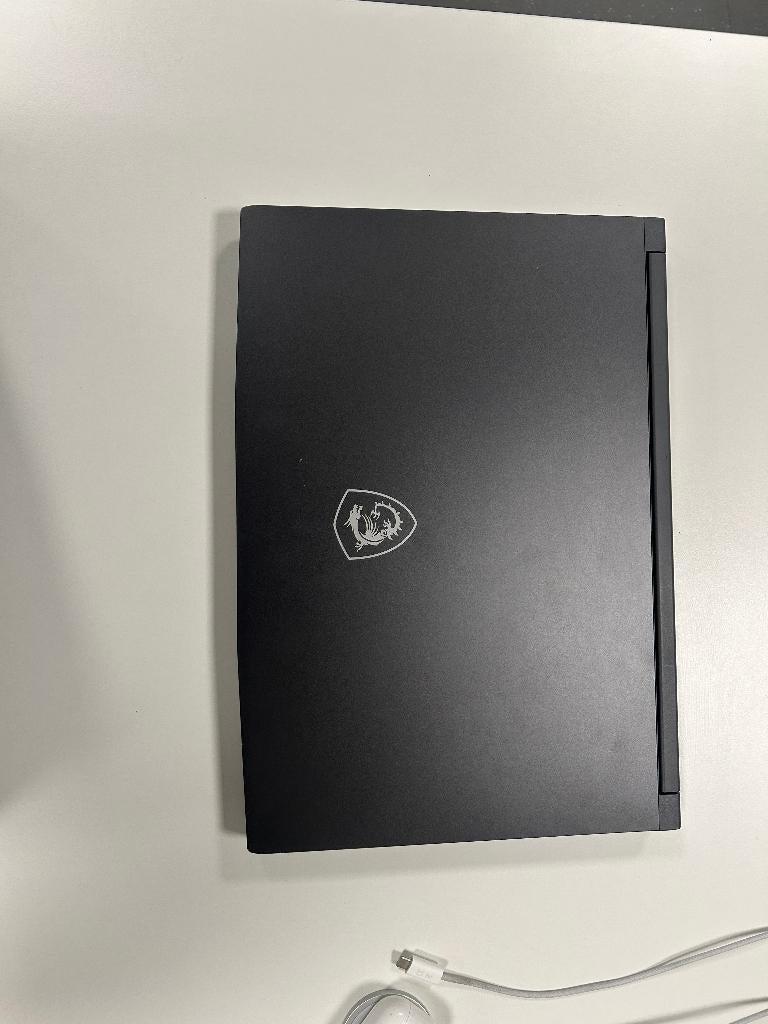 MSI Thin 15 B12UC-1255NL, Met videokaart, 2 tot 3 Ghz, Zo goed als nieuw, Gaming