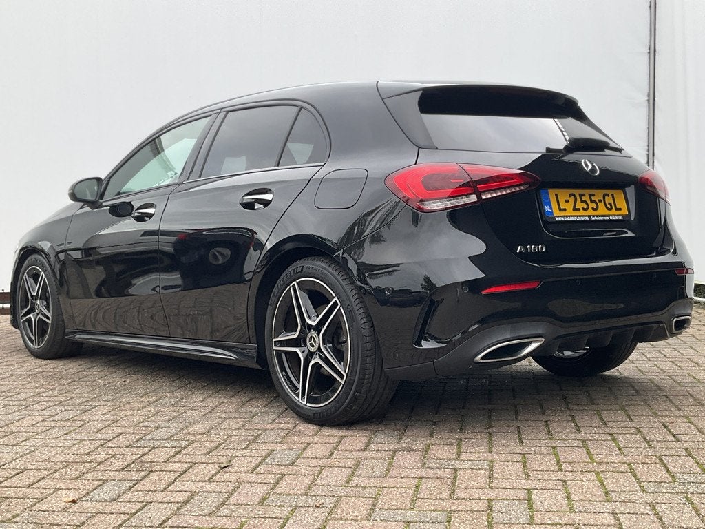 Mercedes-Benz A-Klasse 180 AMG Pano Memory Sfeerverl Carplay, Auto's, Mercedes-Benz, 136 pk, Gebruikt, 4 cilinders, Zwart