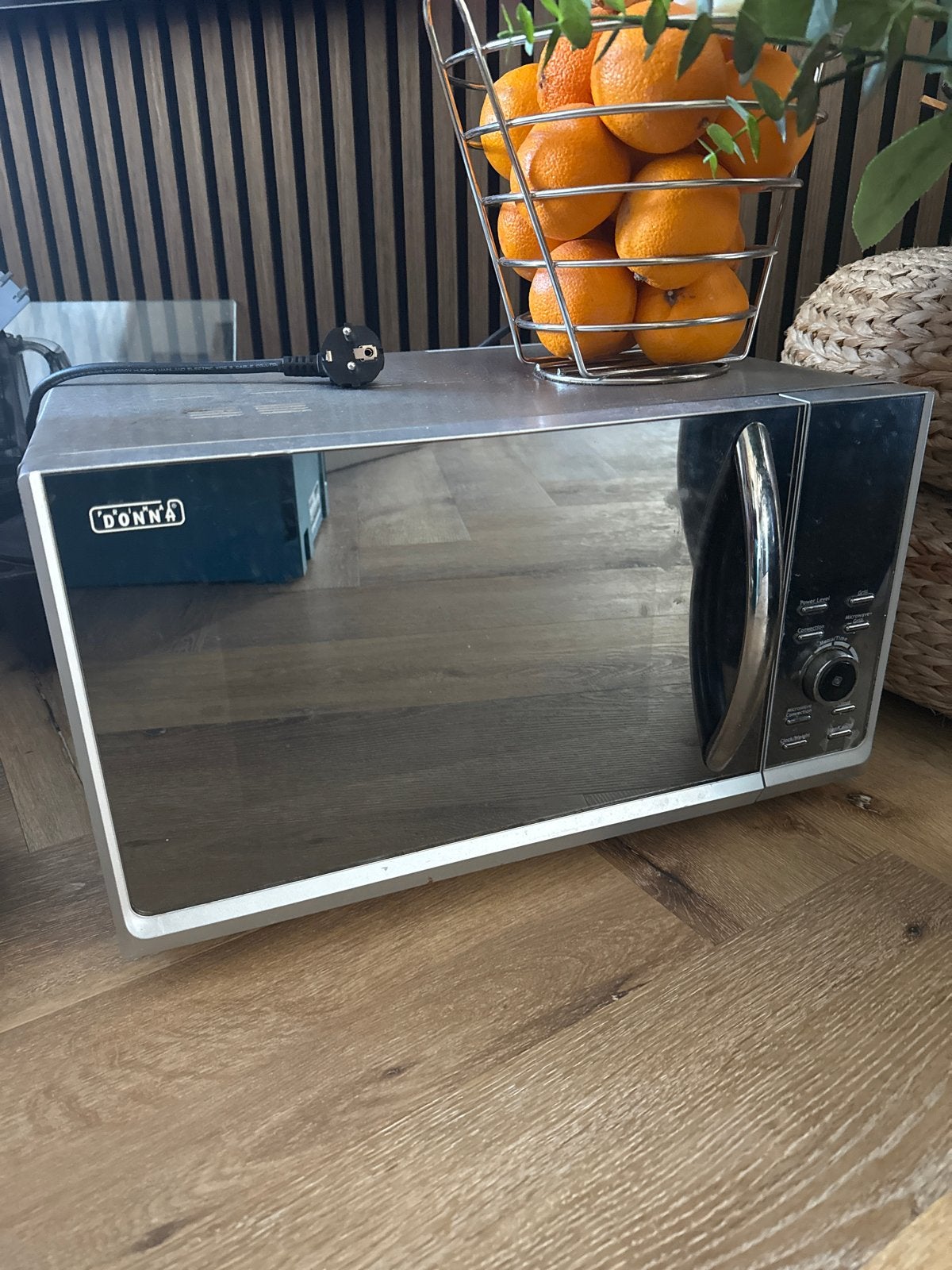 Donna Magnetron - Prima werkend, huismerk Sligro, Witgoed en Apparatuur, Magnetrons, Gebruikt, Vrijstaand, Magnetron, 45 tot 60 cm