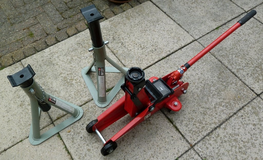Verrijdbare Garagekrik + 2 bokken  2.000KG, Ophalen of Verzenden, Zo goed als nieuw, Hydraulisch, Garagekrik