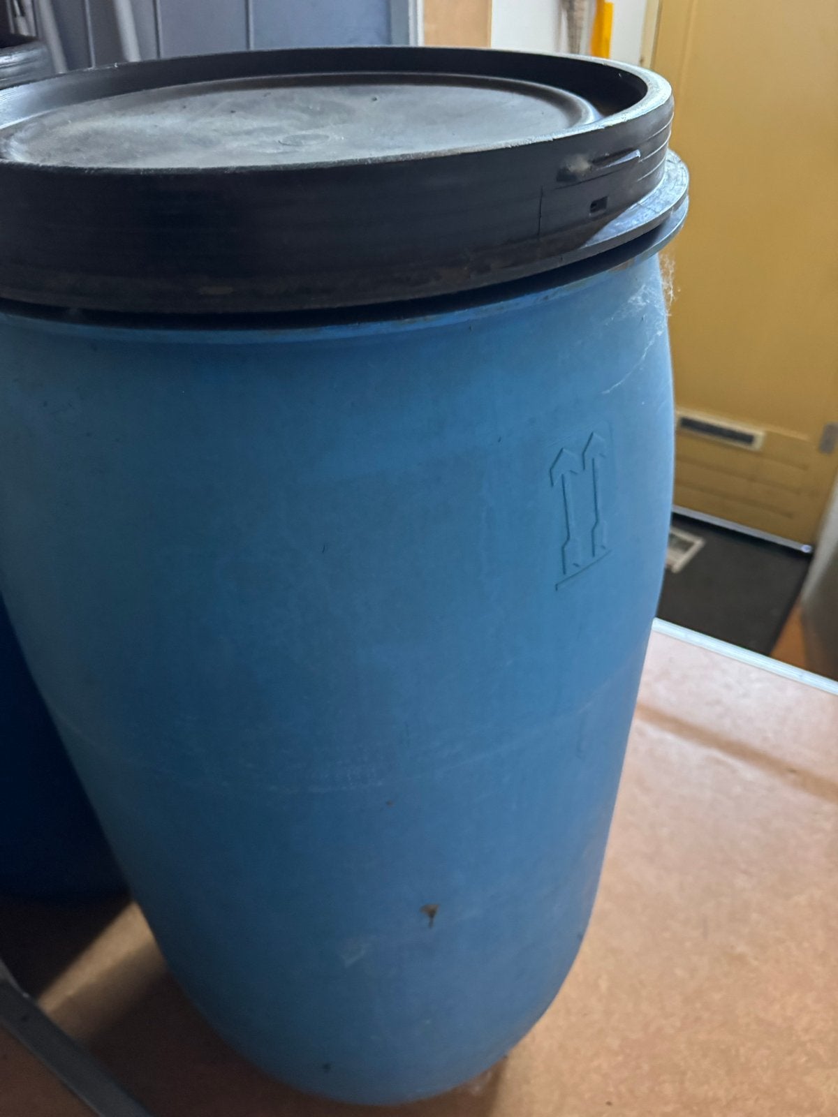 Blauw vat 180 liter met deksel, Doe-het-zelf en Verbouw, Ophalen, Gebruikt