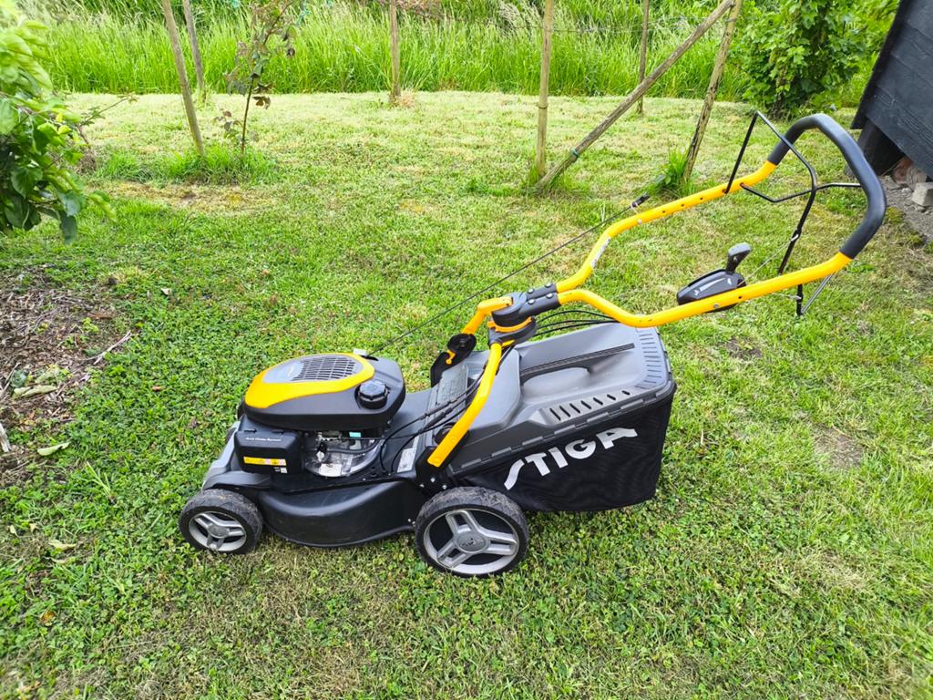 Stiga Combi 748 V , Tuin en Terras, Grasmaaiers, Zo goed als nieuw, Benzine-grasmaaier, 40 t/m 49 cm, Mulchfunctie, Opvangzak