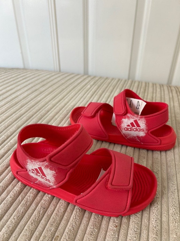Roze Adidas sandalen sandaaltjes slippers in maat 30 NIEUW, Kinderen en Baby's, Adidas, Meisje, Schoenen, Nieuw
