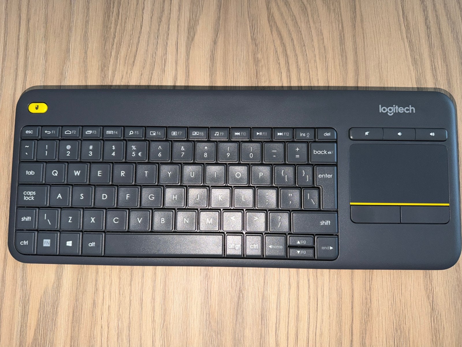 Logitech K400 Plus - moet weg deze week!, Ophalen, Zo goed als nieuw