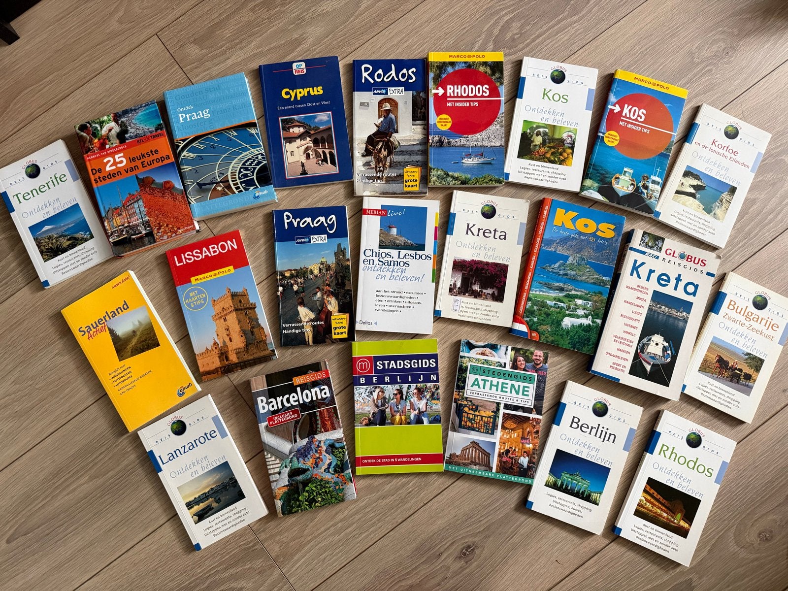 Grote collectie reisgidsen: Europa en daarbuiten, Boeken, Gelezen, Europa, Ophalen of Verzenden, Reisgids of -boek