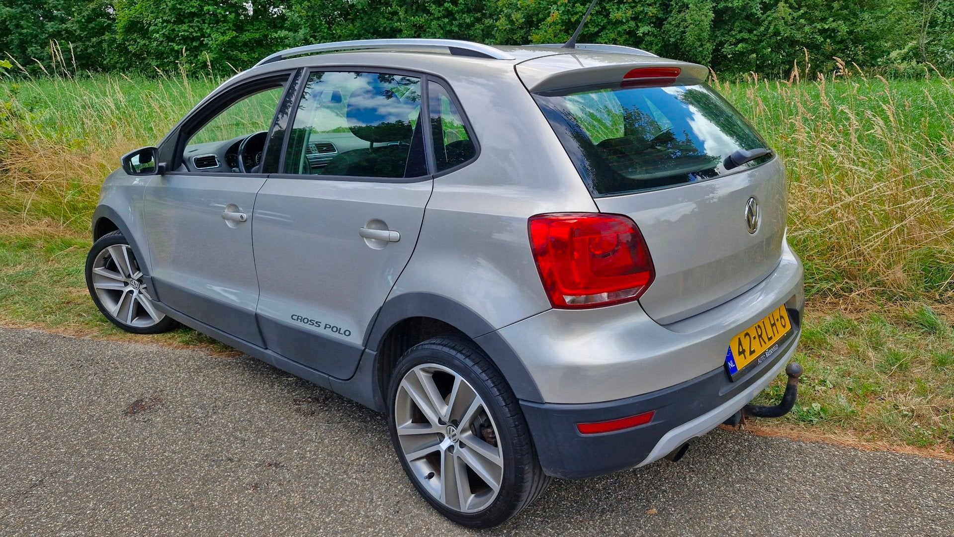 Volkswagen Polo 1.2 TSI Cross 105PK | Rijklaar | LMV | Cruis, Voorwielaandrijving, Euro 5, Stof, Zwart