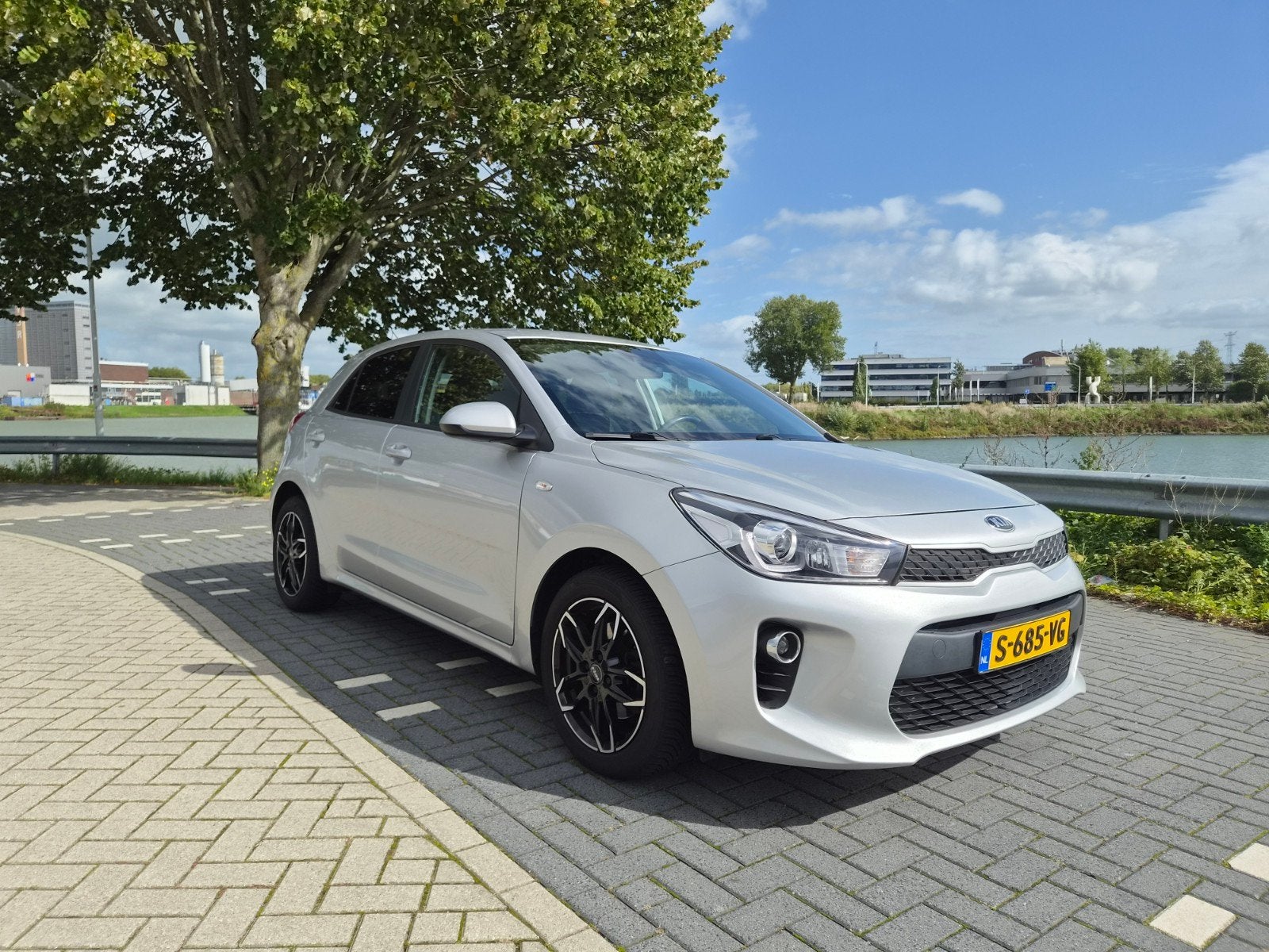 Kia Rio 1.0 T-gdi Ecodynamics 100pk 2020 Grijs, Auto's, Voorwielaandrijving, 1055 kg, 49 €/maand, Handgeschakeld