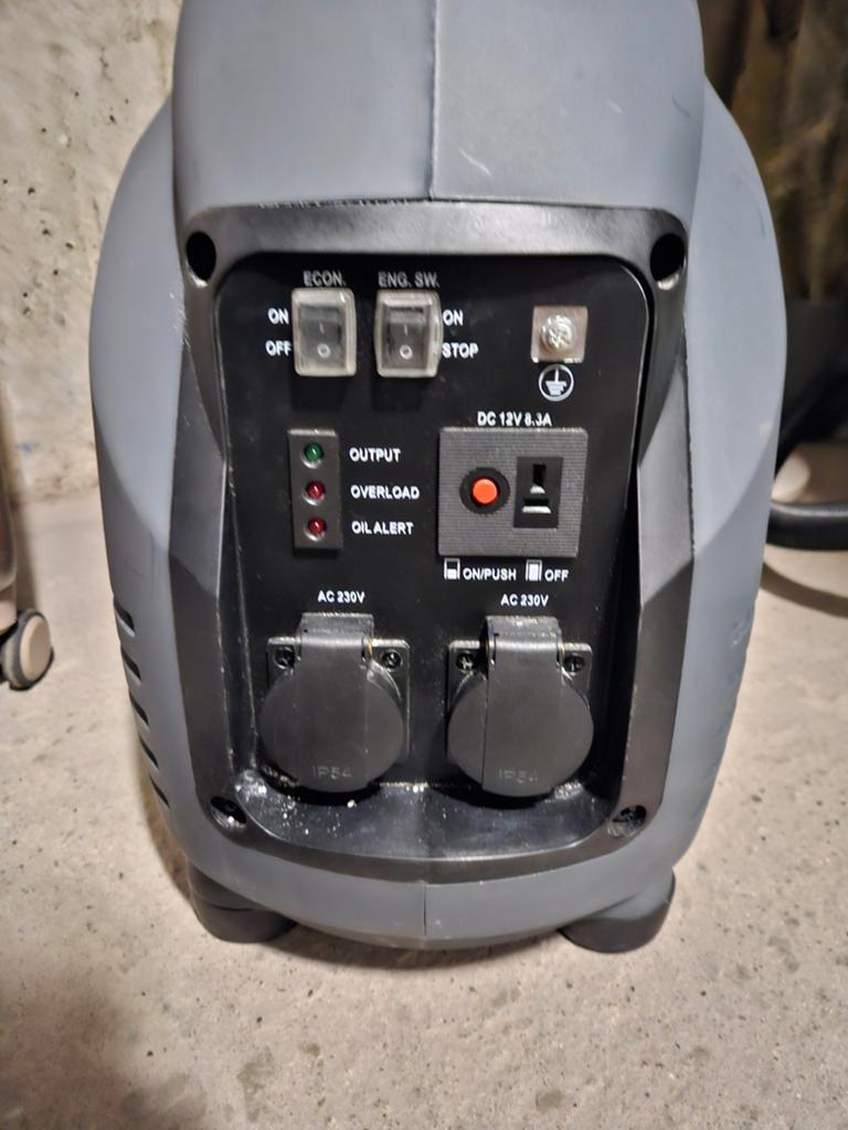 Eurom Independ 2500 Generator - Zo goed als nieuw, Ophalen, Benzine, Zo goed als nieuw, Geluidgedempt