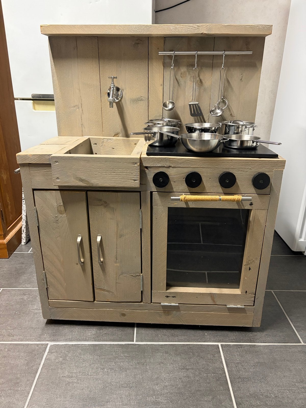 Steigerhouten kinderkeuken met pannen, Ophalen, Gebruikt, Hout, Speelkeuken