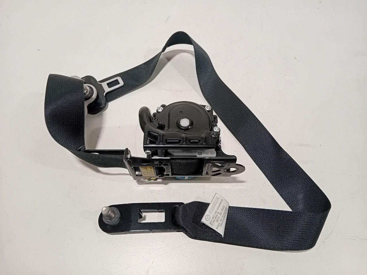 Veiligheidsgordel links voor Mazda CX-5, Auto-onderdelen, Onderdelen@venauto.nl, Van der Ven Autorecycling B.V., Gebruikt, Ettenseweg 76, 4706 PB Roosendaal, The Netherlands