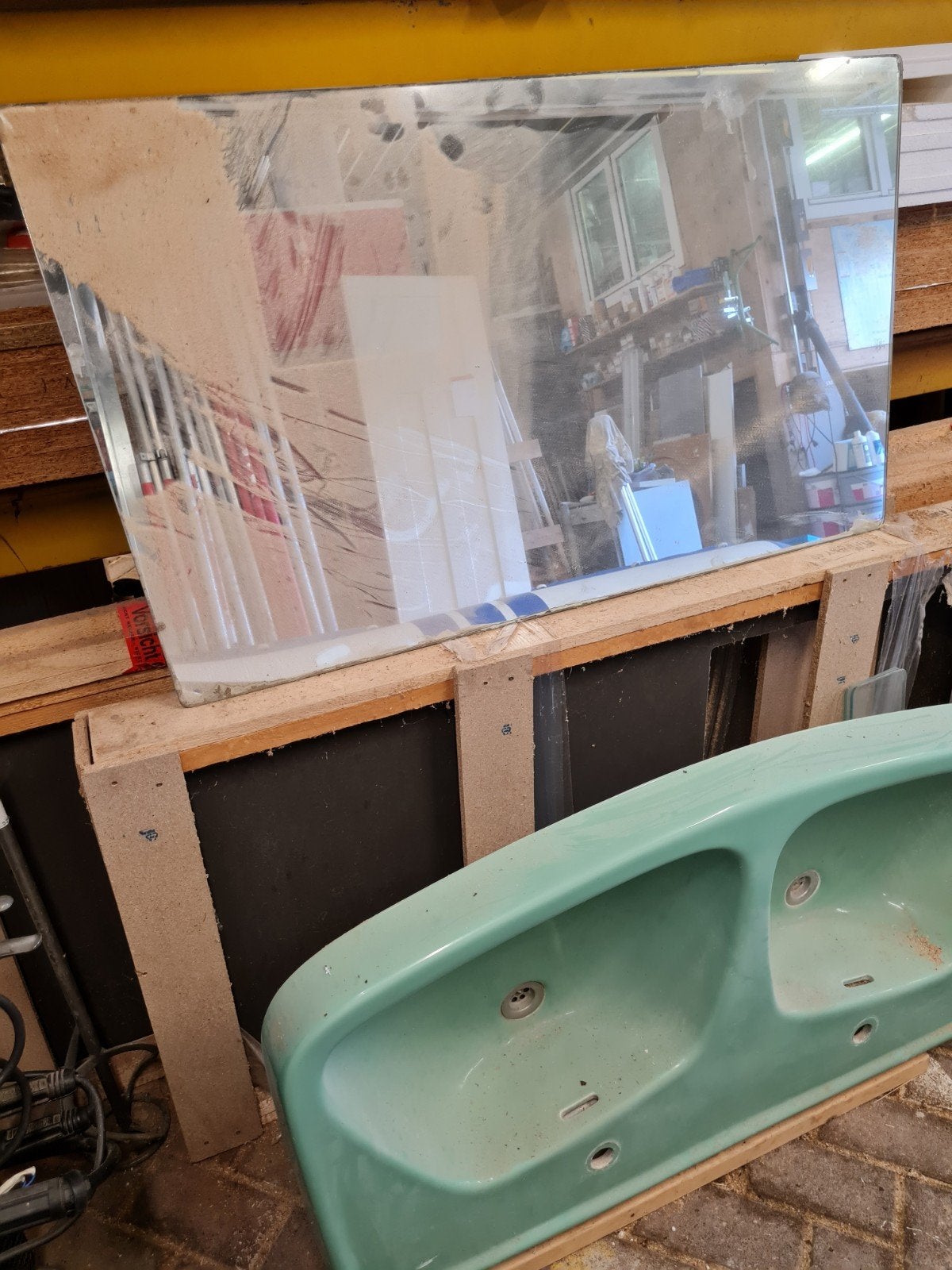 retro dubbele was tafel met spiegel, Ophalen of Verzenden, Minder dan 80 cm, Gevelraam of Ruit, Minder dan 80 cm