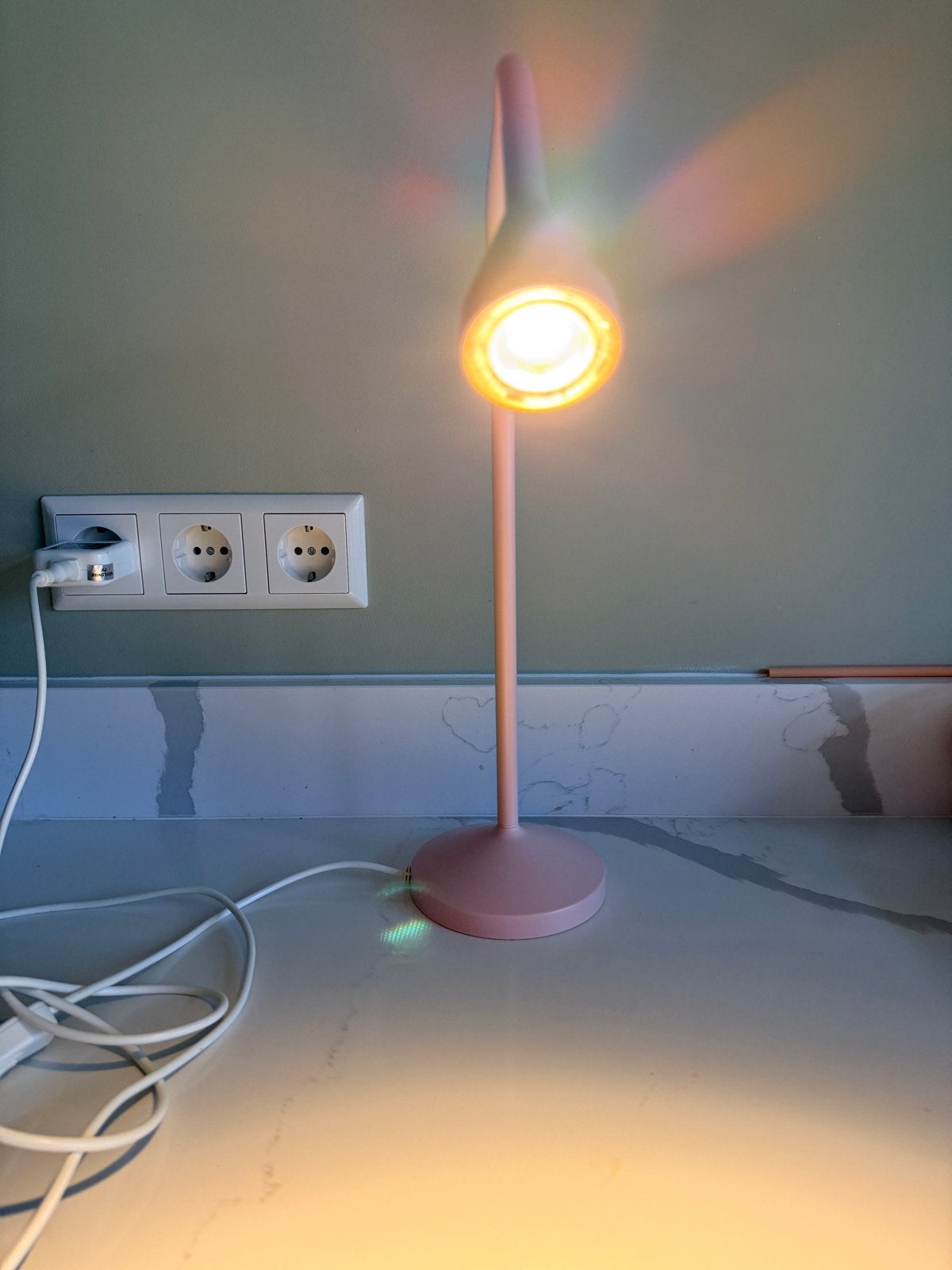 Te koop IKEA Navlinge  - Roze LED Bureaulamp, Bureaulamp, LED verlichting, Zo goed als nieuw, IKEA