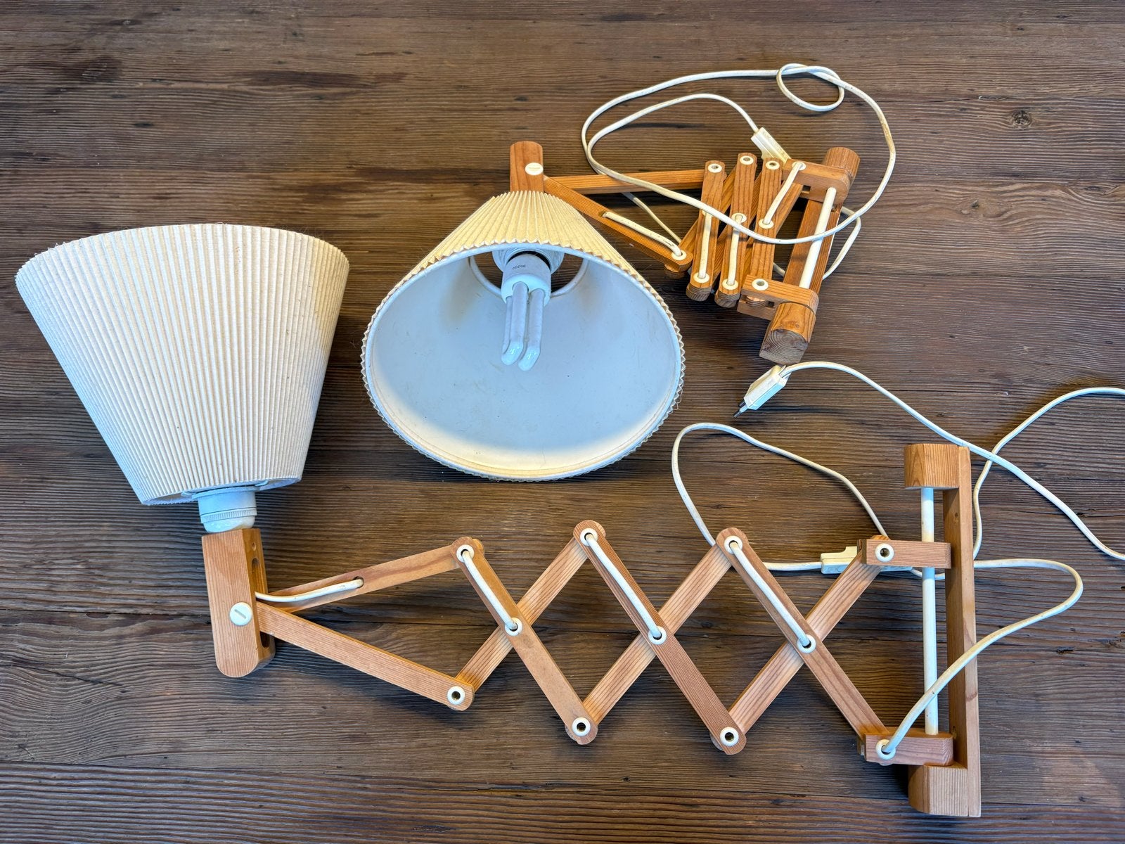 Vintage schaarlamp met plissé kap - Hout en textiel, Ophalen, Gebruikt, Beige, Hout