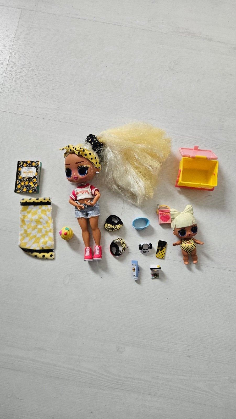LOL Surprise OMG en kleine pop met accessoires, Ophalen of Verzenden, Zo goed als nieuw, Overige typen