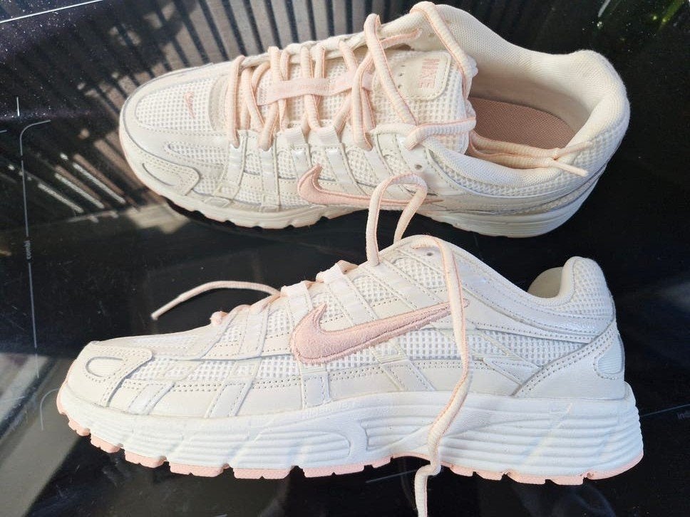 sneakers NIKE  P6000 rose wit nieuw! maat 42.5, Wit, Nike, Nieuw, Ophalen of Verzenden