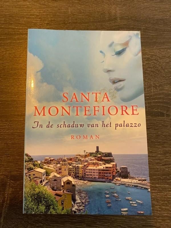 Santa Montefiore - In de schaduw van het palazzo, Boeken, Romans, Zo goed als nieuw, Europa overig, Ophalen of Verzenden