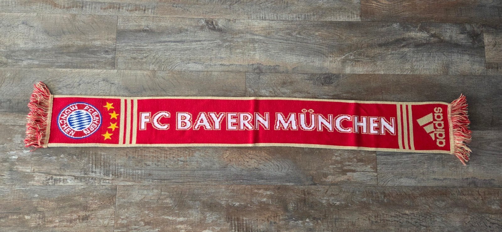 Sjaal Bayern Munchen, Verzamelen, Ophalen of Verzenden, Zo goed als nieuw, Buitenlandse clubs, Vaantje of Sjaal