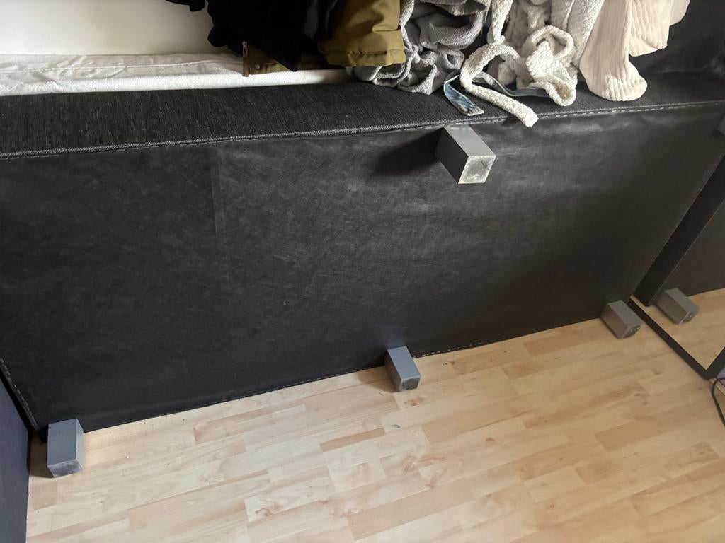 eenpersoonsbed met matras - Zwart, 90x200 cm, Huis en Inrichting, Overige materialen, Gebruikt, Zwart, Tweepersoons