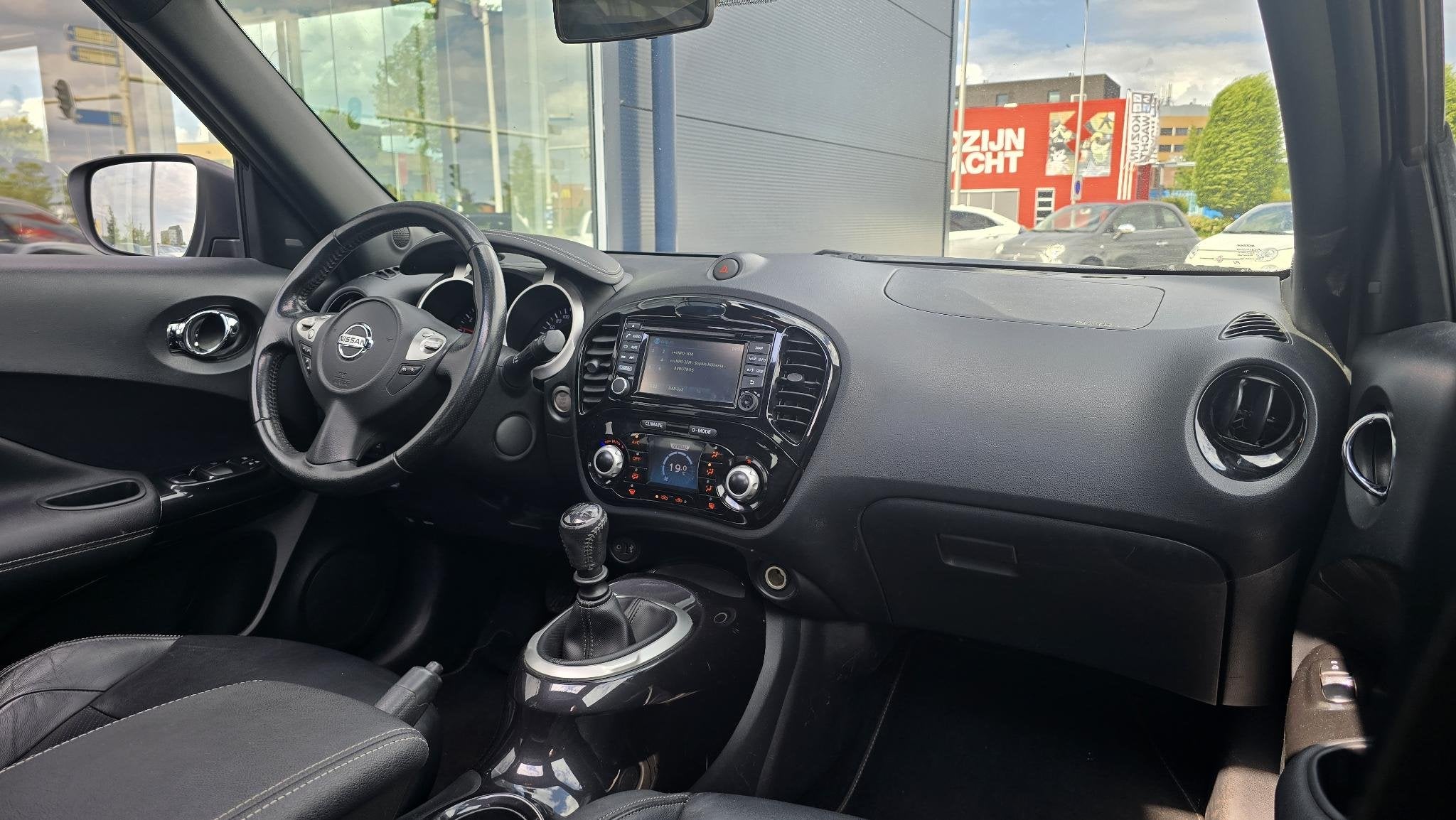Nissan Juke 1.6 DIG-T Tekna |Pano|Leder|Trekhaak|190pk|Inrui, Voorwielaandrijving, 1618 cc, Gebruikt, Euro 6