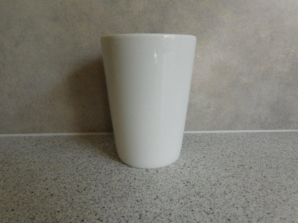 Melkbeker 10x7,5 cm. Wit Arzberg, Huis en Inrichting, Keuken | Servies, Arzberg, Ophalen of Verzenden, Zo goed als nieuw, Bord(en)