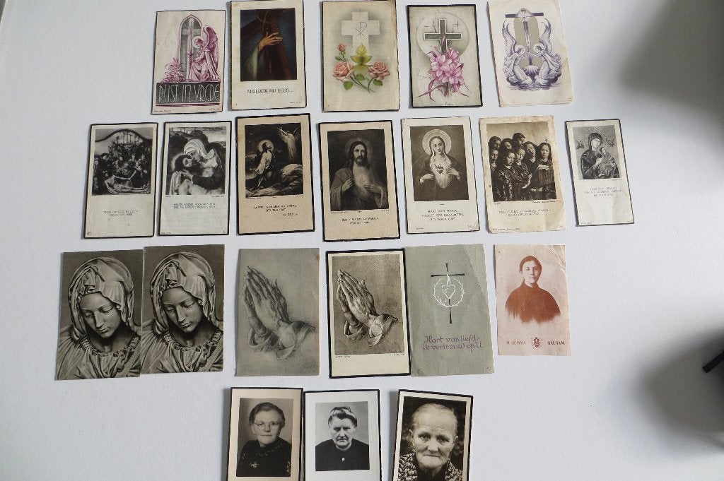 21 oude bidprentjes vanaf 1945 tot 70er jaren., Ophalen of Verzenden, Bidprentje