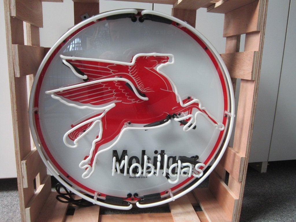 MOBILGAS NEON LICHTRECLAME, Ophalen, Zo goed als nieuw, Lichtbak of (neon) lamp