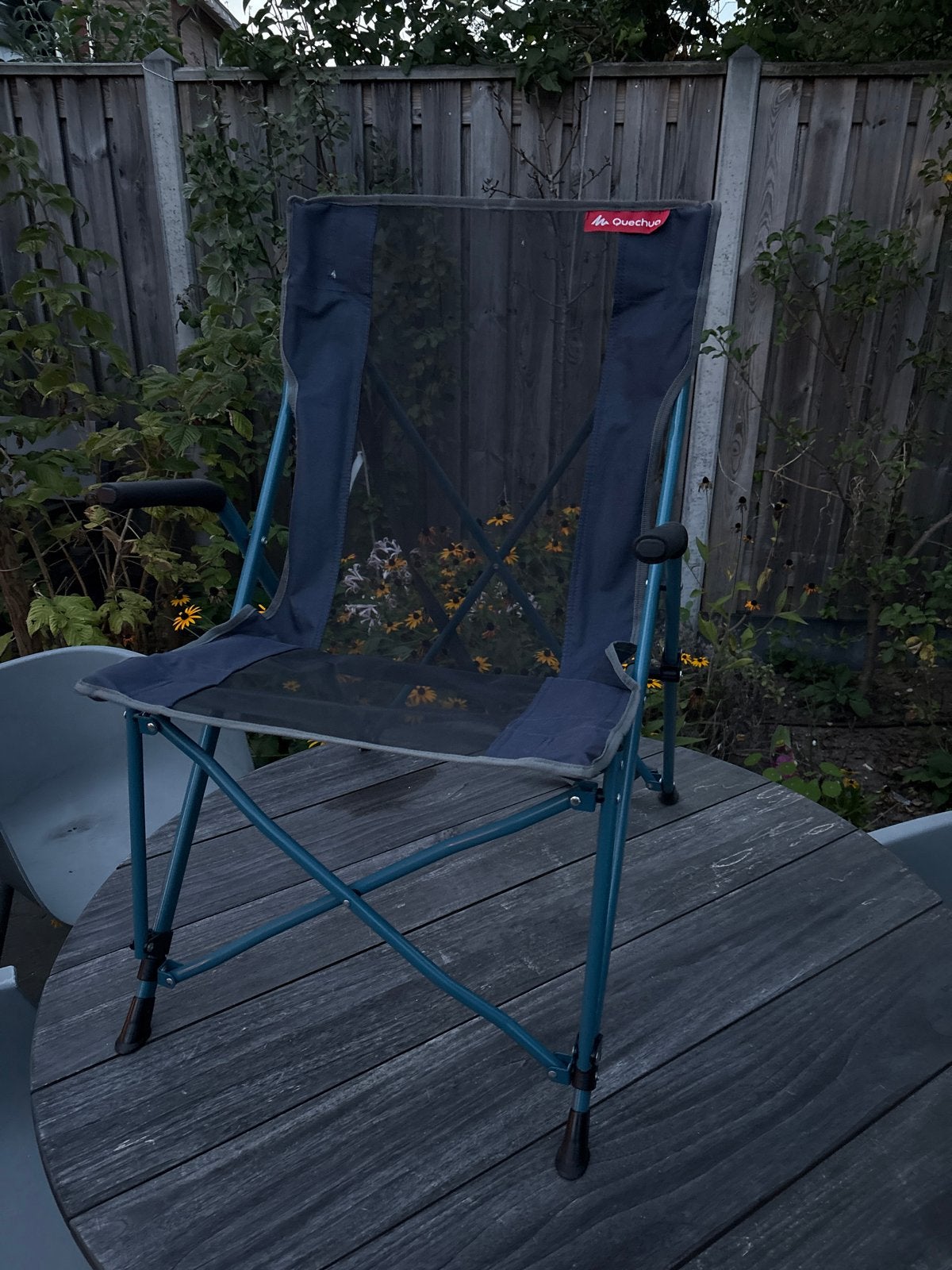 Quechua Campingstoel - Compact en Comfortabel, Caravans en Kamperen, Ophalen, Zo goed als nieuw, Campingstoel