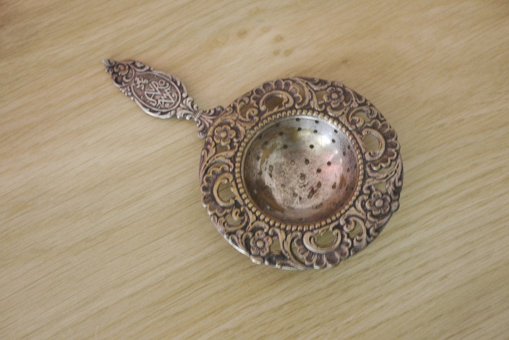 antiek verzilverd ? zilver ? AVRO theezeef, Ophalen of Verzenden