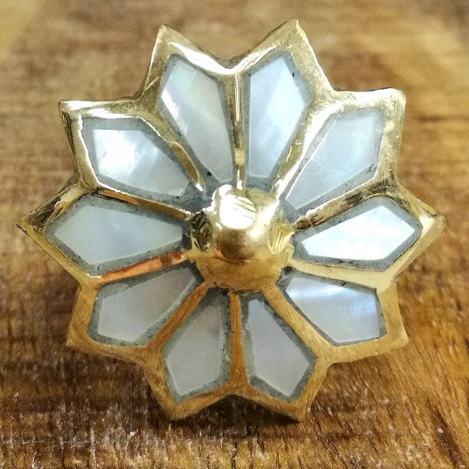 Parelmoer Bloem kastknop Messing - Handgemaakt, Almere, JoyClusive, Nieuw, Ophalen of Verzenden