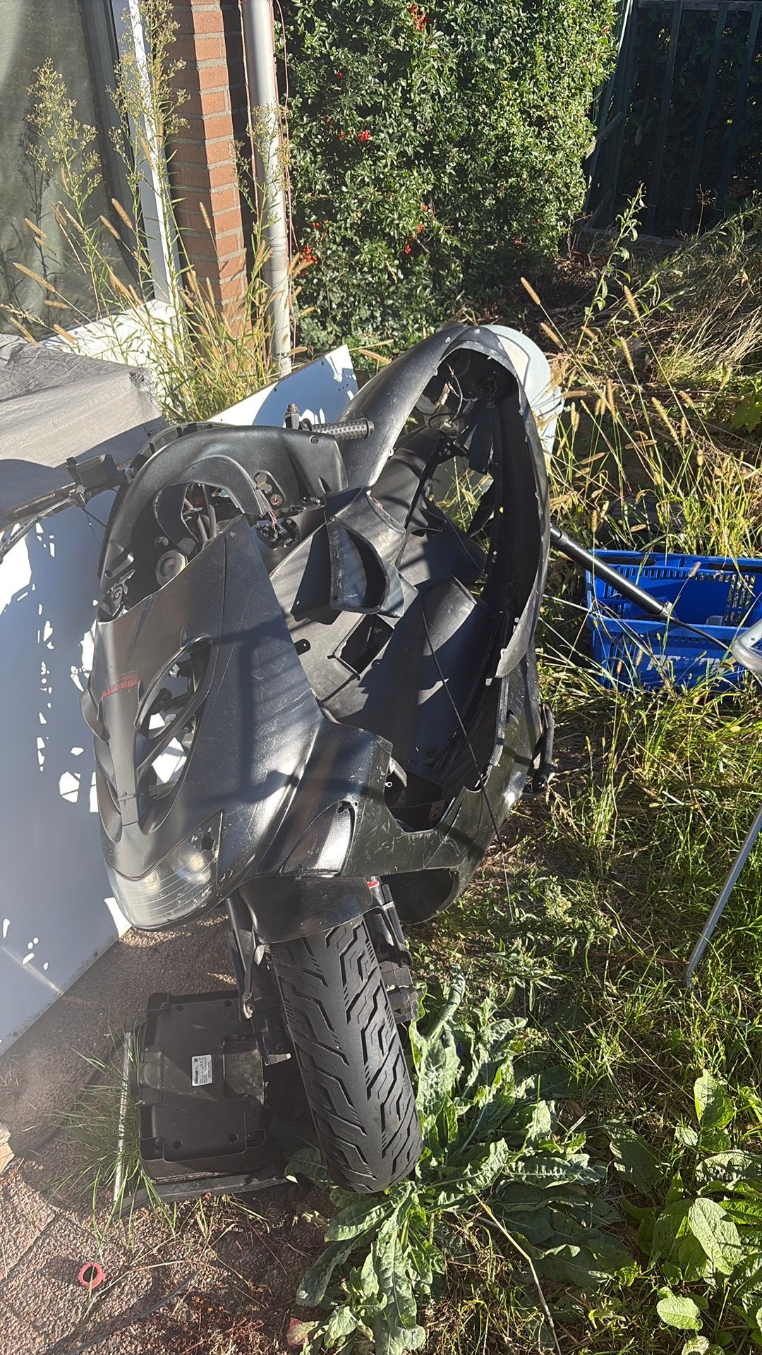 Aprilia sr 50 frame, Fietsen en Brommers, Ophalen