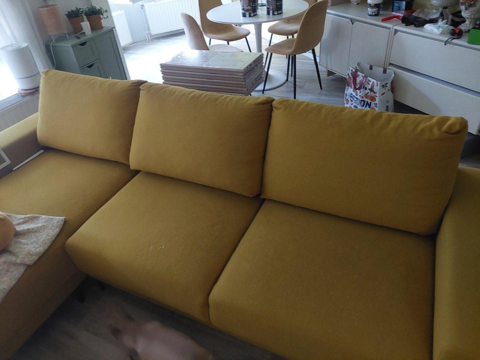 gratis !!Gele lounge bank met lichte beschadigingen, Huis en Inrichting, Ophalen, Gebruikt, Hoekbank, Driepersoons