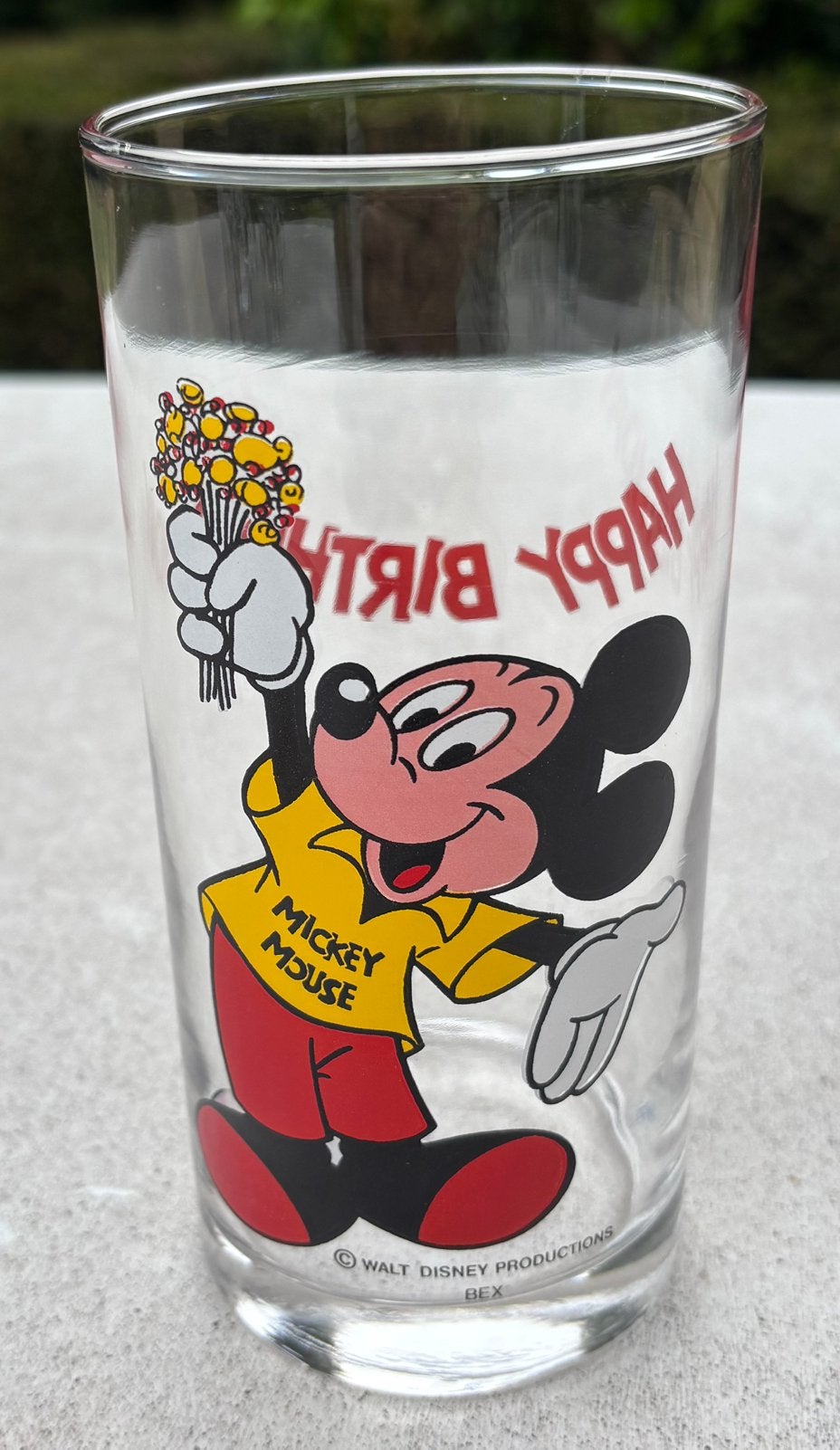 Groot glas Mickey Mouse Happy Birthday Walt Disney Bex, Ophalen of Verzenden, Mickey Mouse, Zo goed als nieuw, Servies