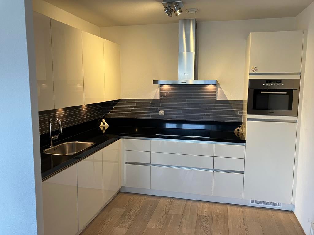 Te koop: Duitse keuken, Ophalen, Wit, Hoekkeuken, Graniet of Steen