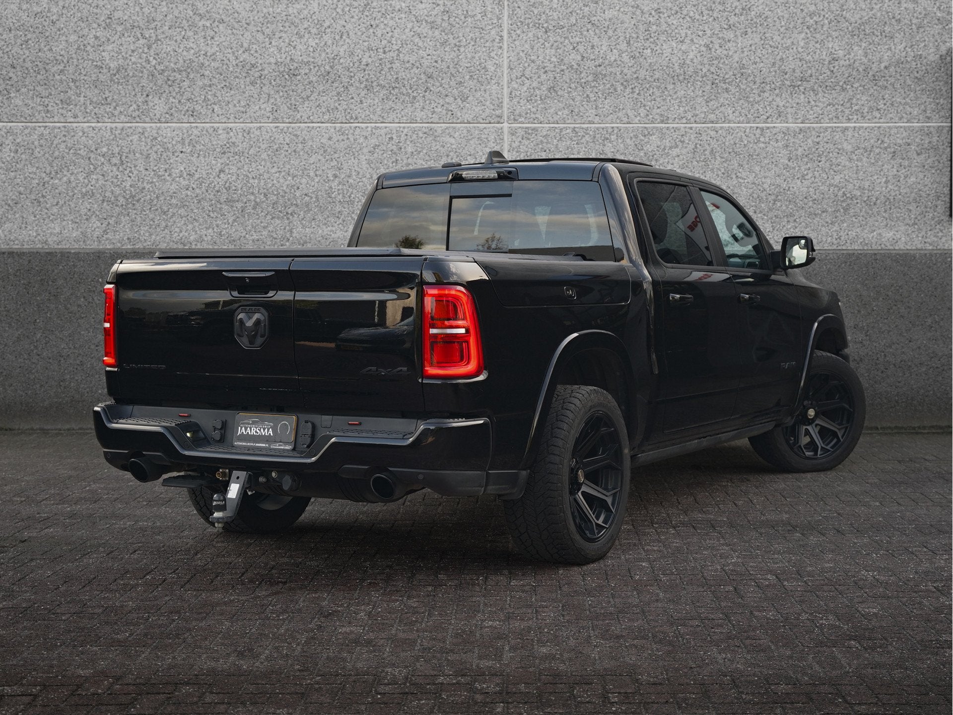 Dodge Ram 1500 Limited Night 549pk Hurricane H-O | 4 Play Wh, Auto's, Automaat, Gebruikt, 2993 cc, Zwart