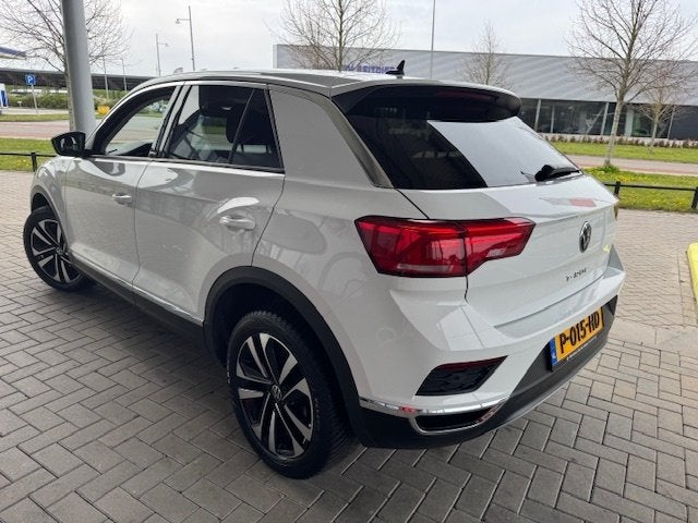 Volkswagen T-Roc 1.0 TSI 110 PK STYLE BUSINESS (bj 2021), Voorwielaandrijving, Stof, Gebruikt, Euro 6