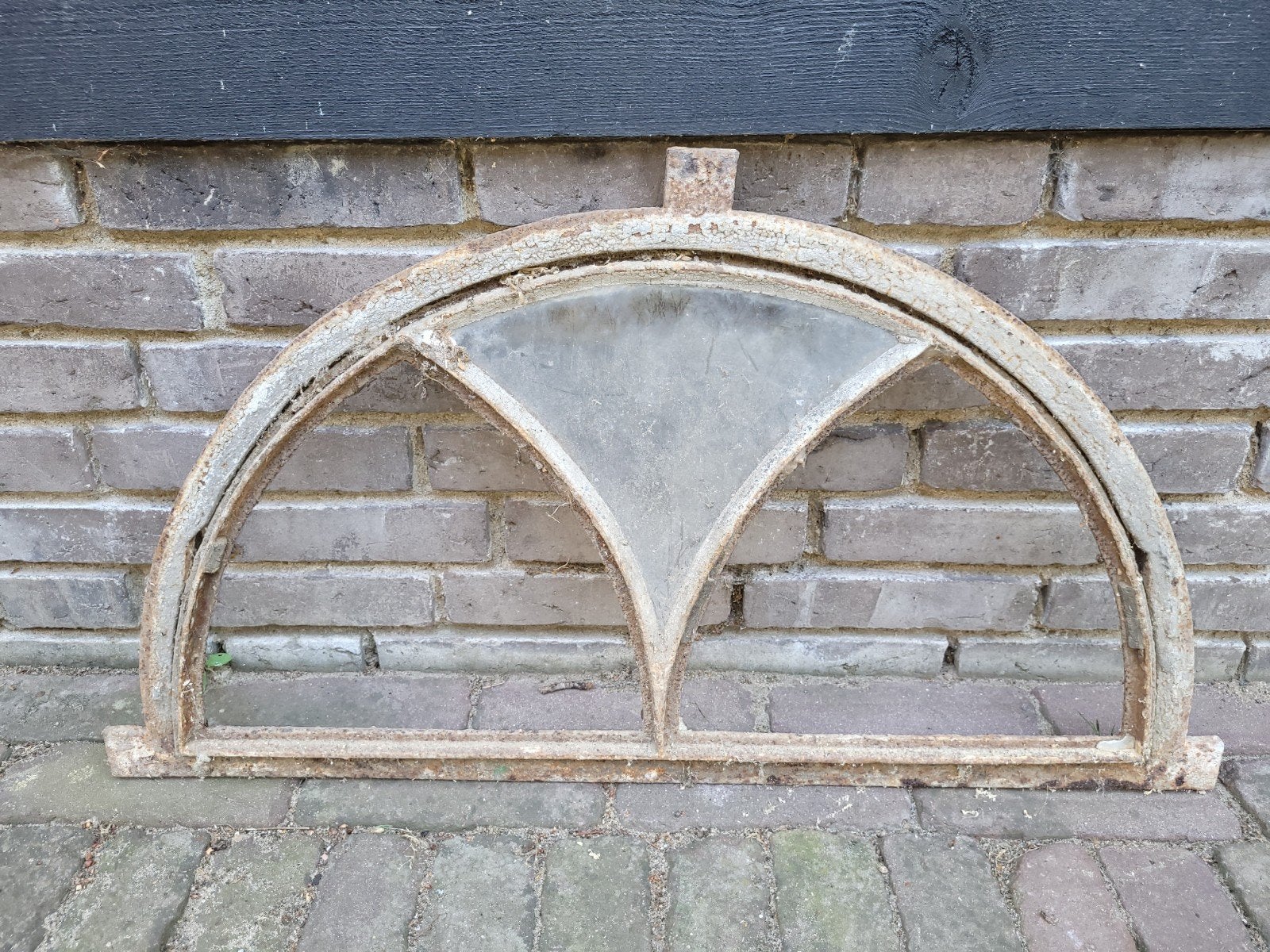 Antiek gietijzeren halfrond raamkozijn, Ophalen, Gevelraam of Ruit, Gebruikt, Minder dan 80 cm