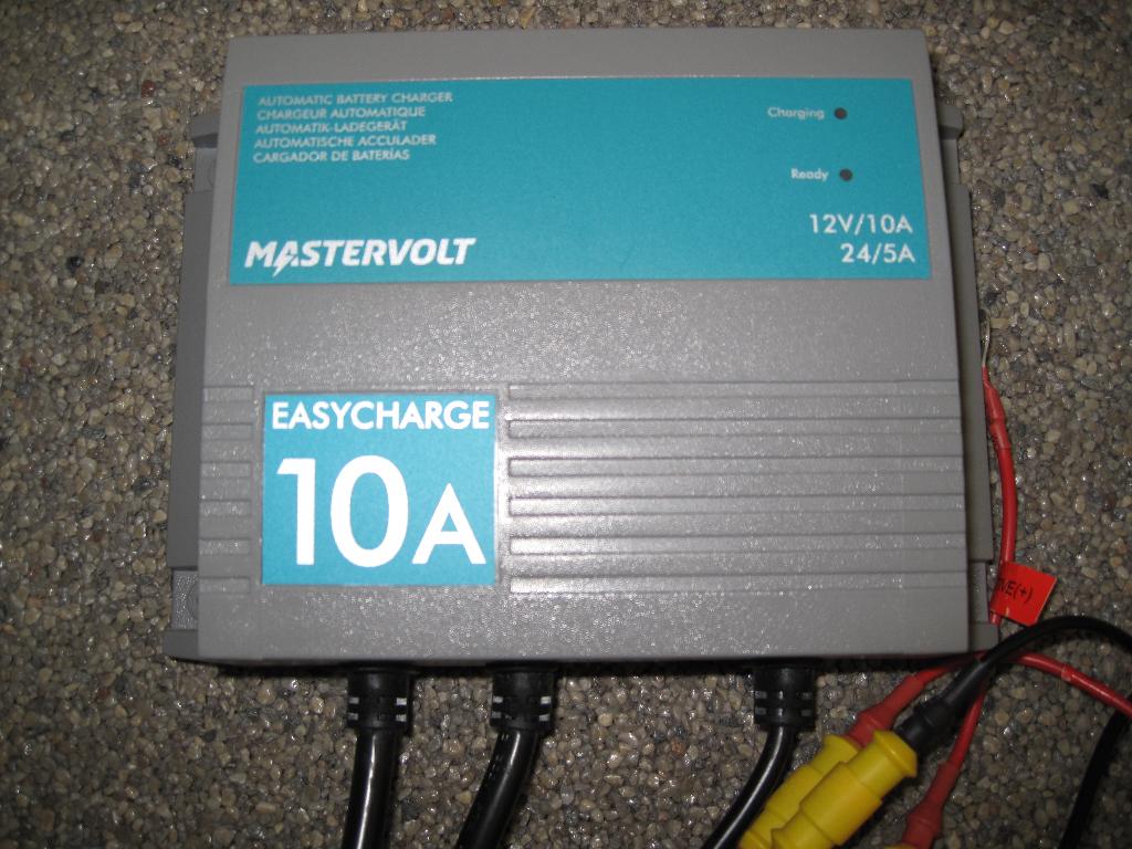 mastervolt Automatic Battery Charger 12V/24V, Ophalen of Verzenden, Zo goed als nieuw, Kabel of Apparatuur