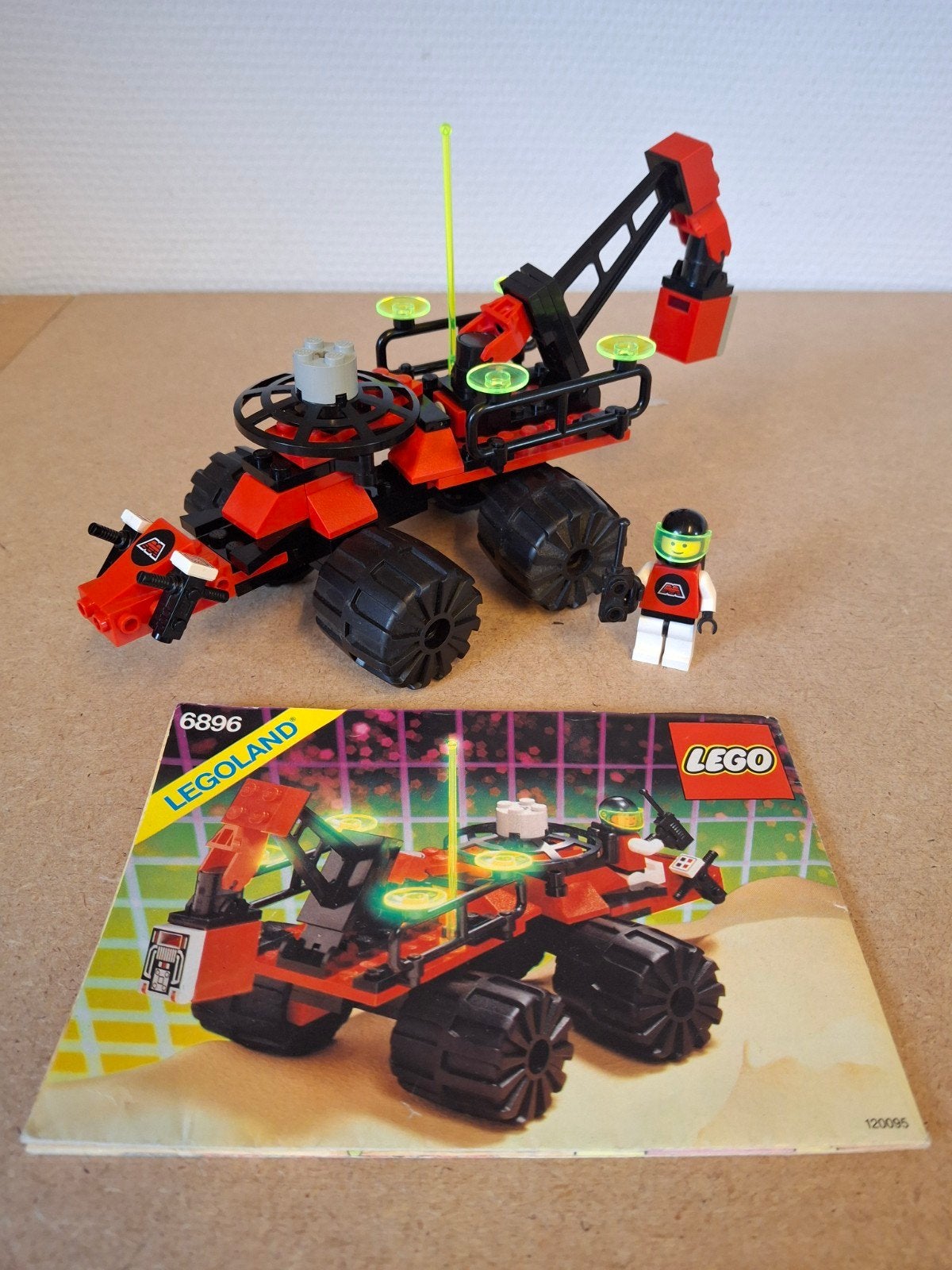 Lego 6896 Celestial Forager. Jaren 90 M-Tron Space, Compleet, Lego, Info@lego.com, 33 Bath Road, Slough, UK