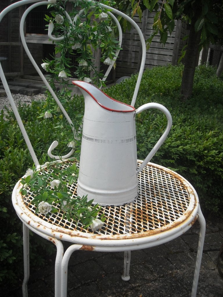Emaille brocante kan met rood randje, Antiek en Kunst, Antiek | Emaille, Ophalen of Verzenden