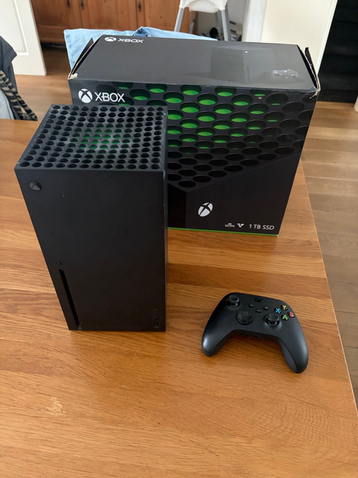 Xbox Series X - Zo goed als nieuw met controller, Spelcomputers en Games, Spelcomputers | Xbox Series X en S, Zo goed als nieuw