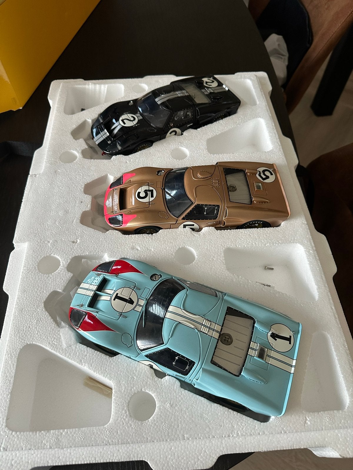 Exoto Set van 3 Ford GT40 modelauto's (1:18 schaal), Auto, Zo goed als nieuw, Exoto, Exoto