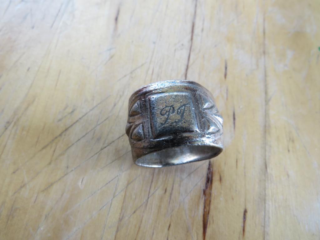 vintage servetring verzilverd monogram gravering  PT, Ophalen of Verzenden