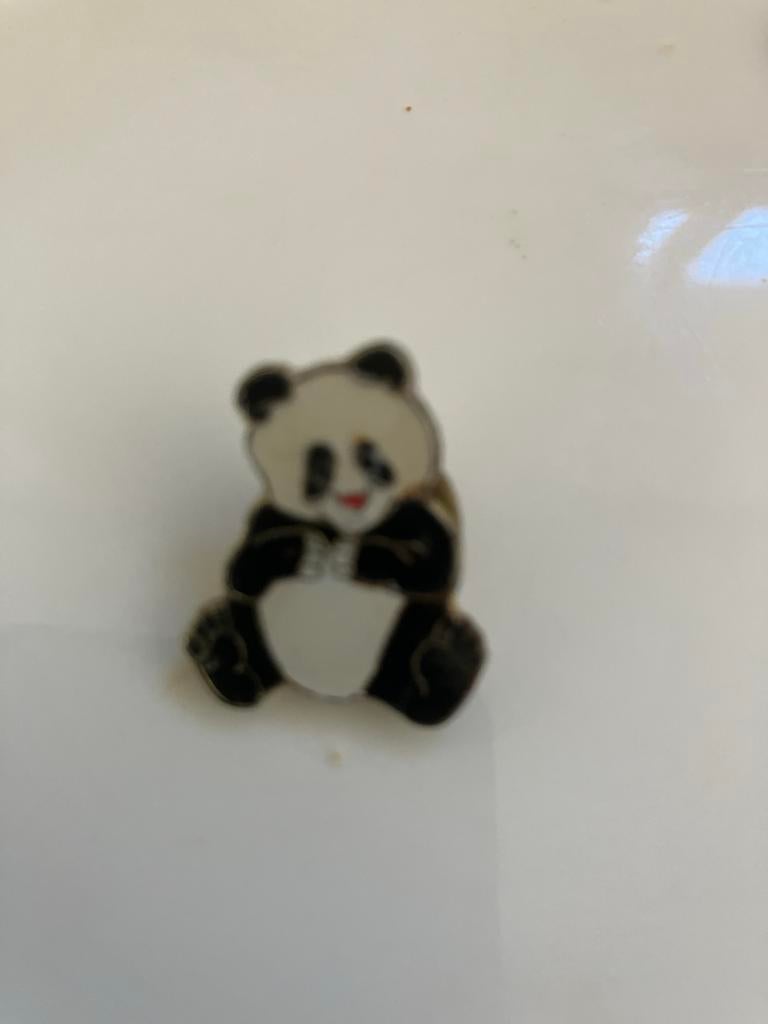 Leuke pandabeer pin - Ideaal voor verzamelaars!, Verzamelen, Ophalen of Verzenden, Gebruikt, Dier of Natuur, Speldje of Pin