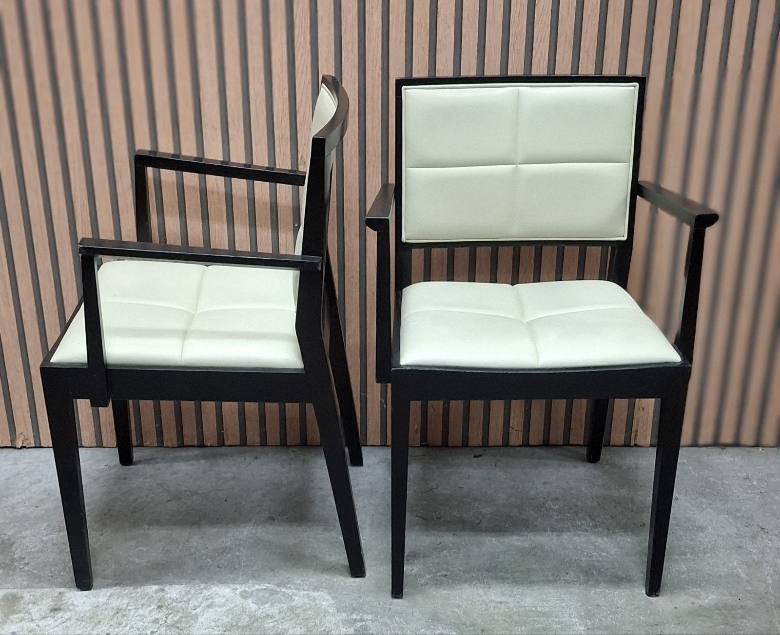 125 x Andreu World cafestoelen kantine stoelen horeca bistro, Ophalen of Verzenden, Zo goed als nieuw, Zwart, Vijf, Zes of meer stoelen