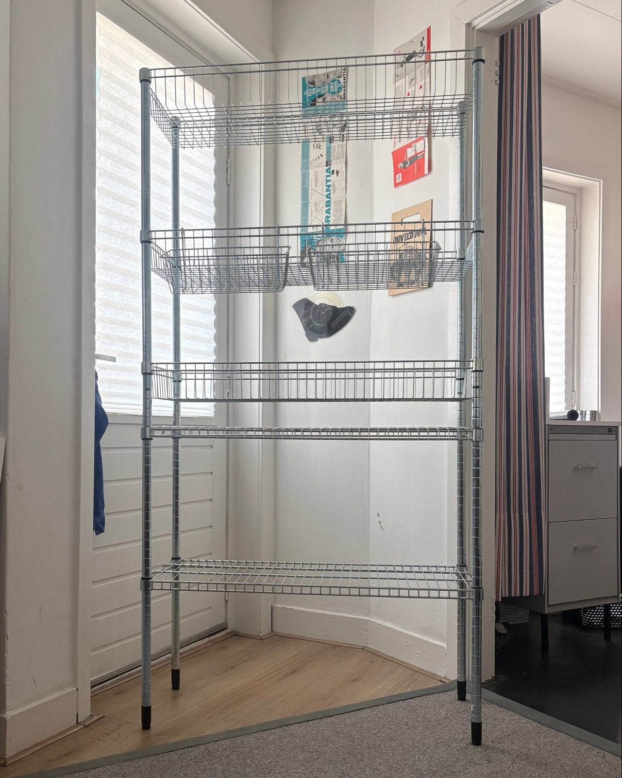 IKEA OMAR Stellingkast met 2 hangmandjes, Ophalen, Zo goed als nieuw